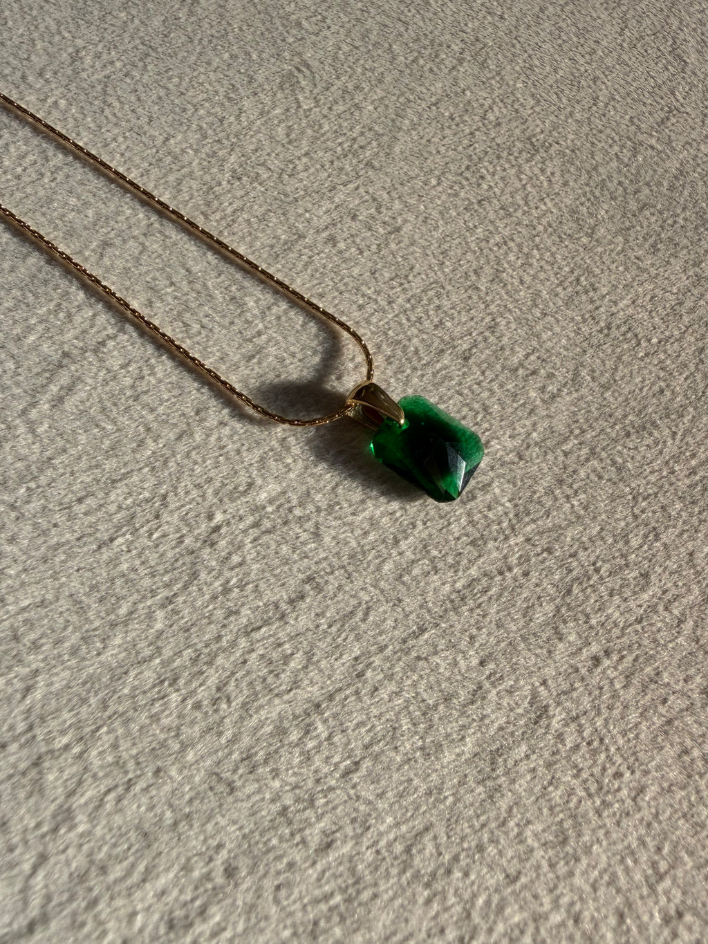 Emerald Green Stone Pendant Neckchain