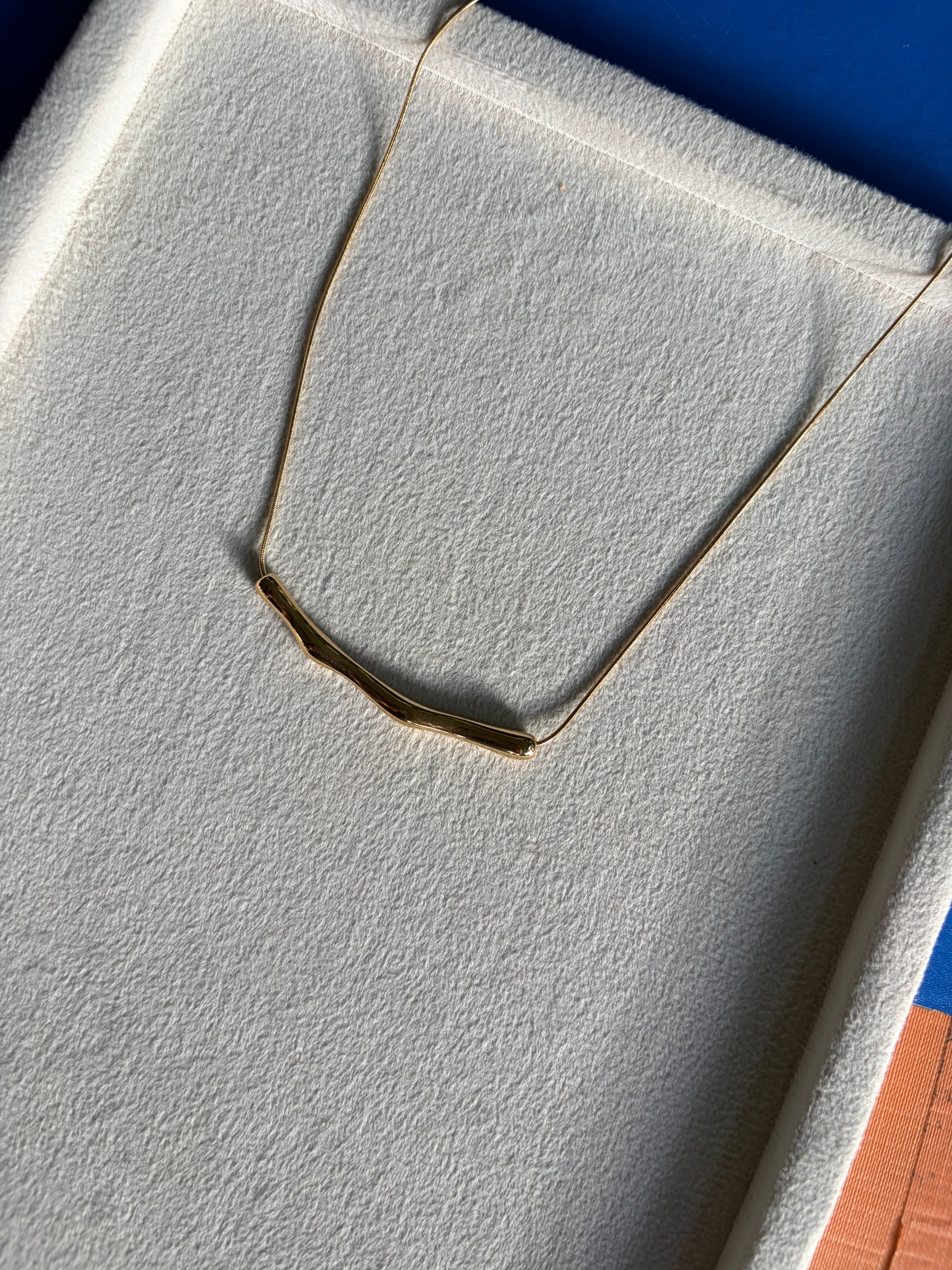 Molten Bar Snake Chain Neckchain