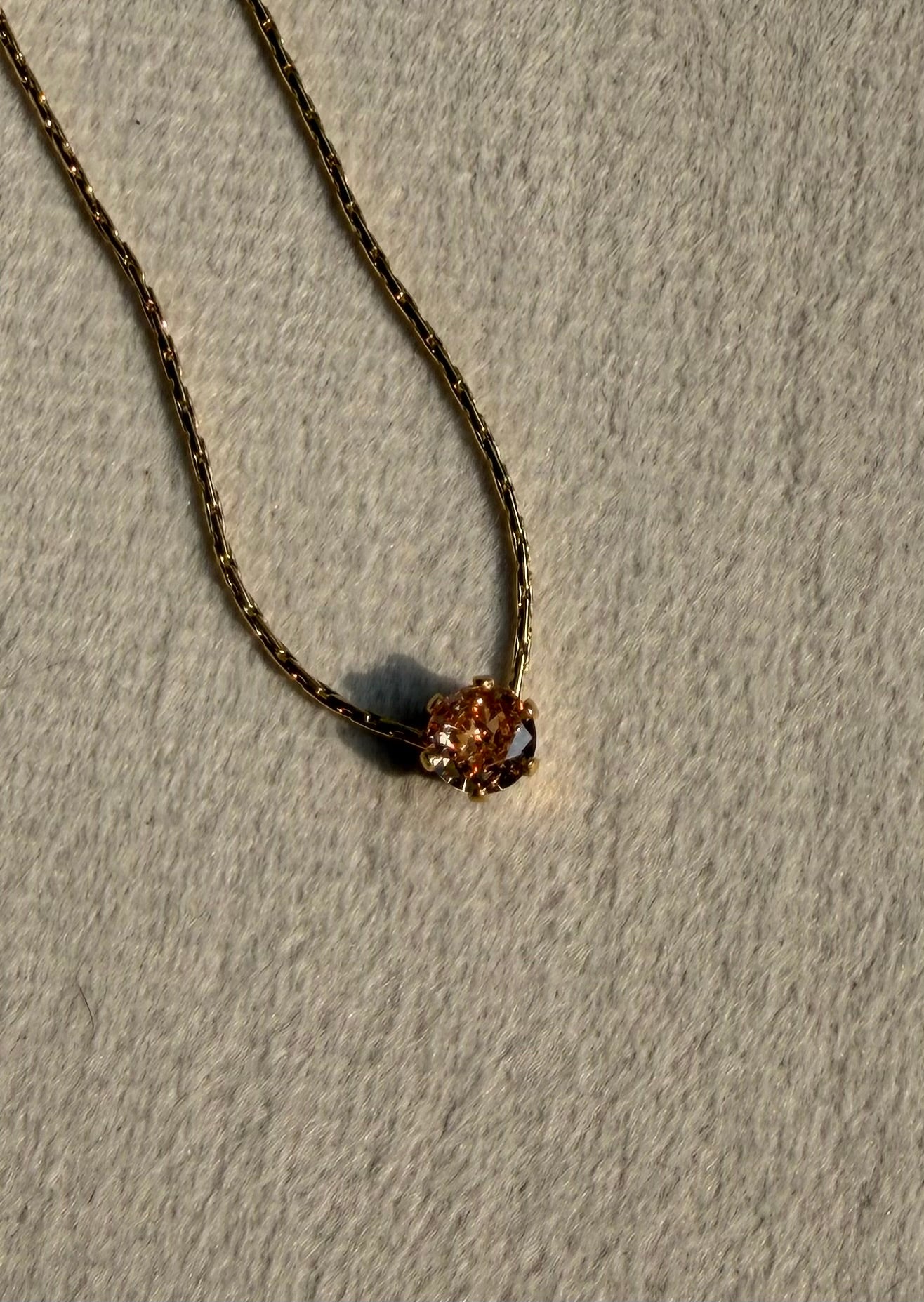 Dainty Golden Solitaire Neckchain