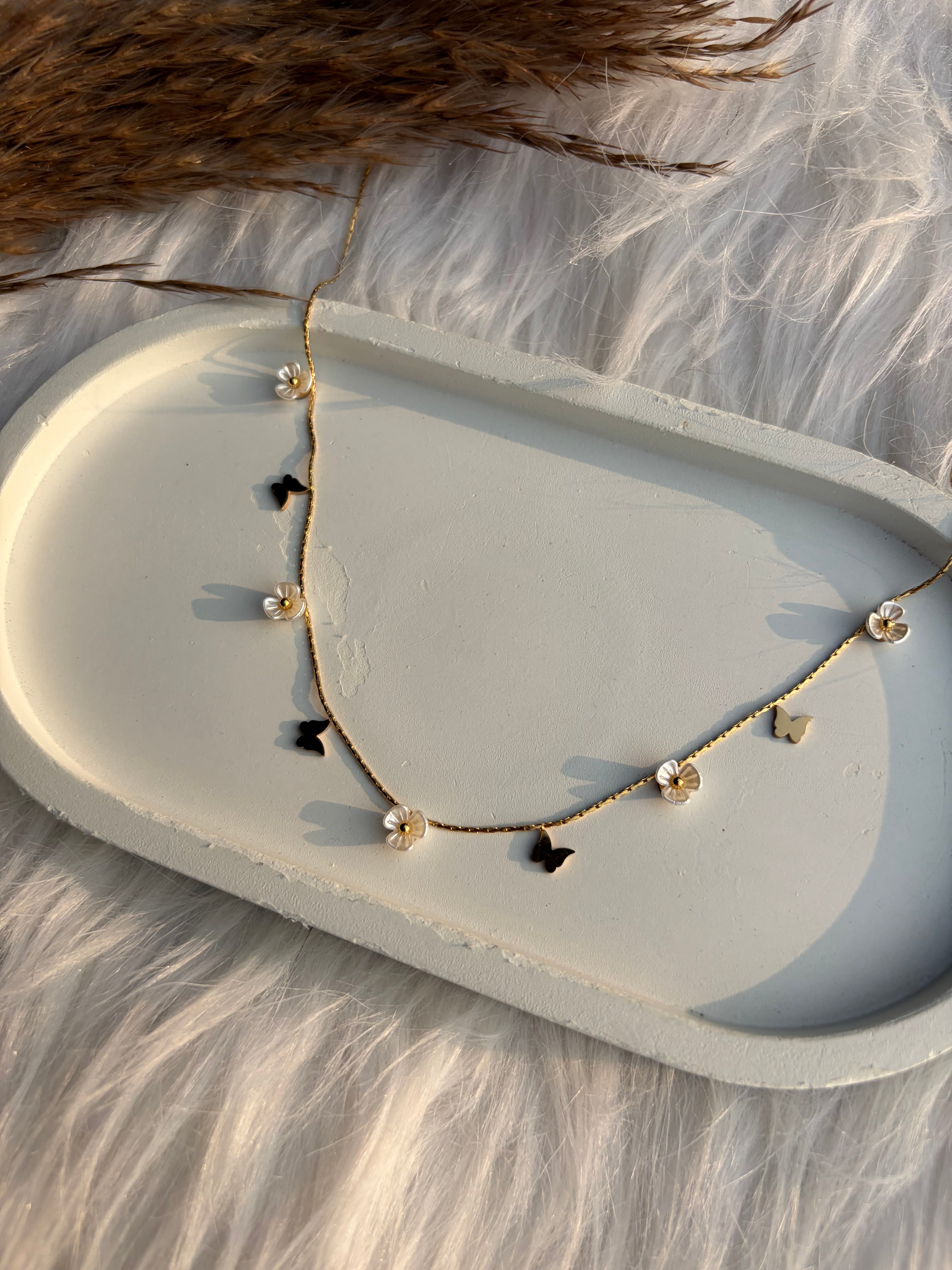 Peaflower&Butterfly Neckchain