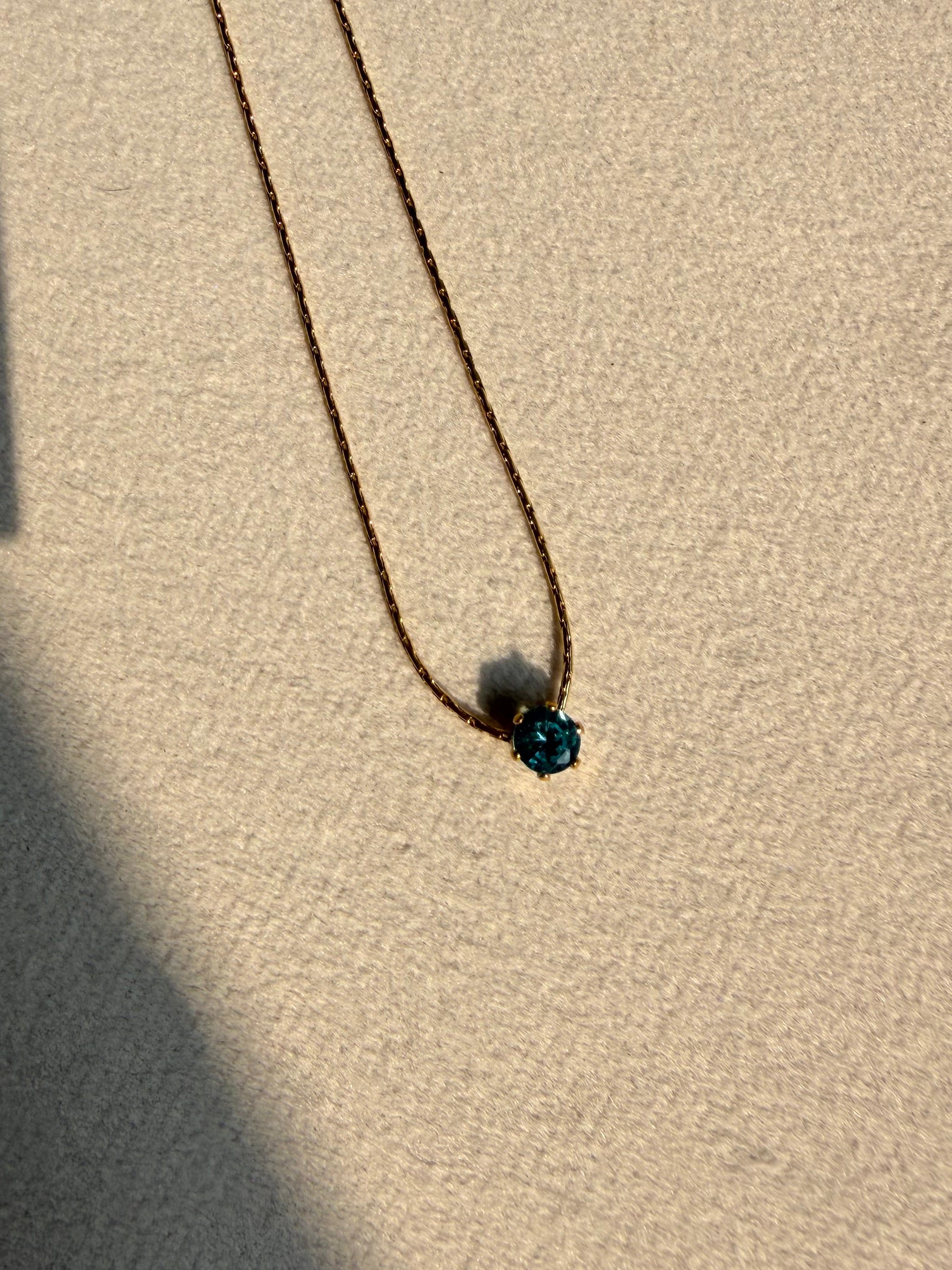 Dainty Blue Solitaire Neckchain