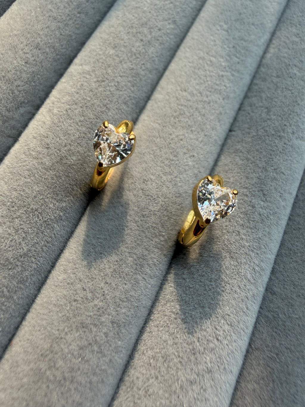 The heart ring earring