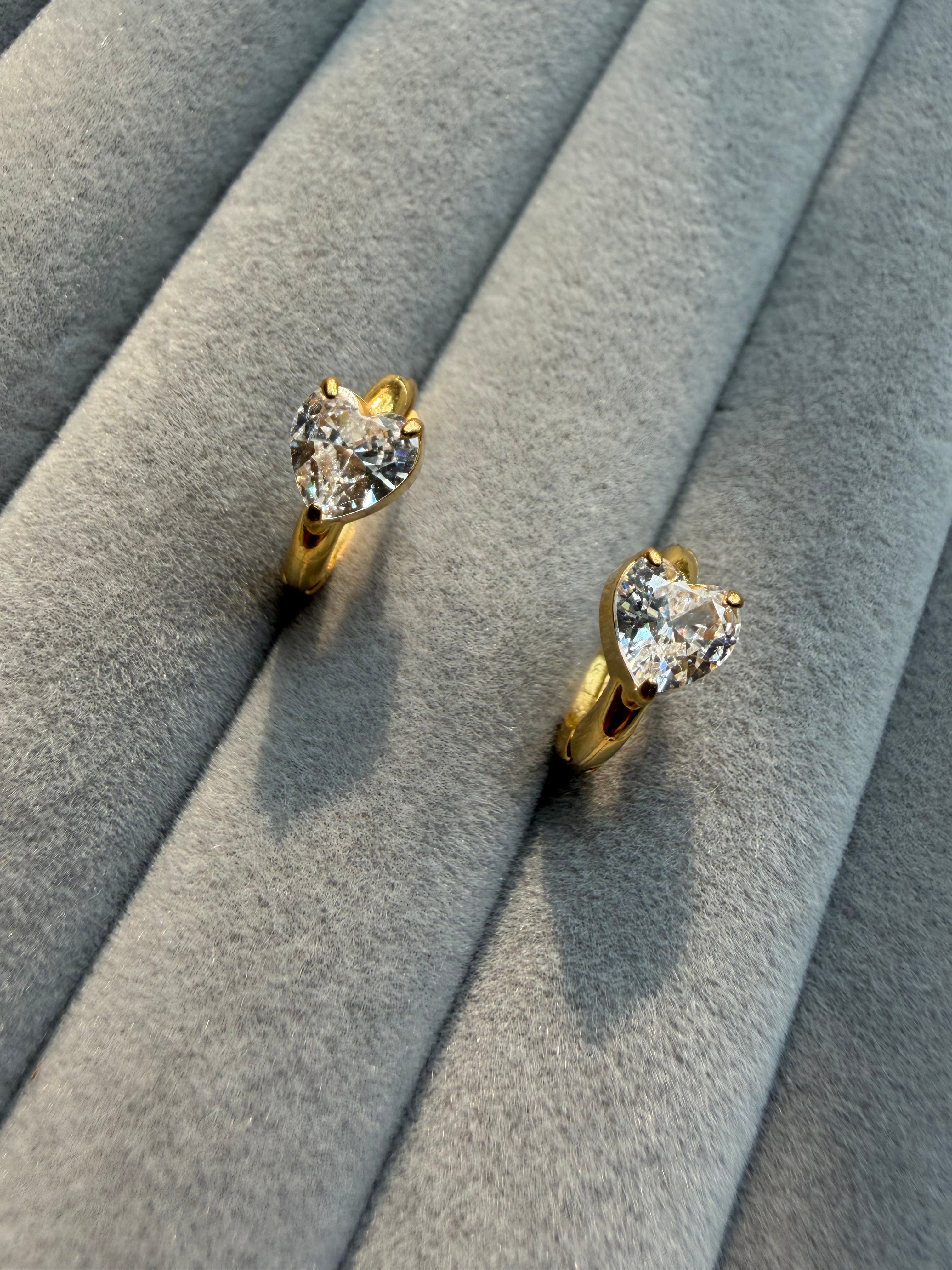 The heart ring earring