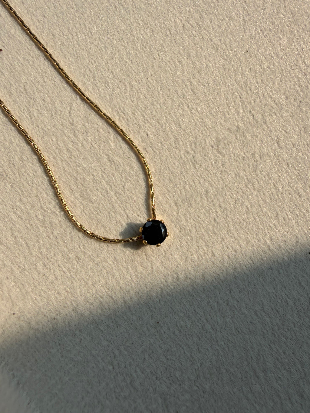 Dainty Black Solitaire Neckchain