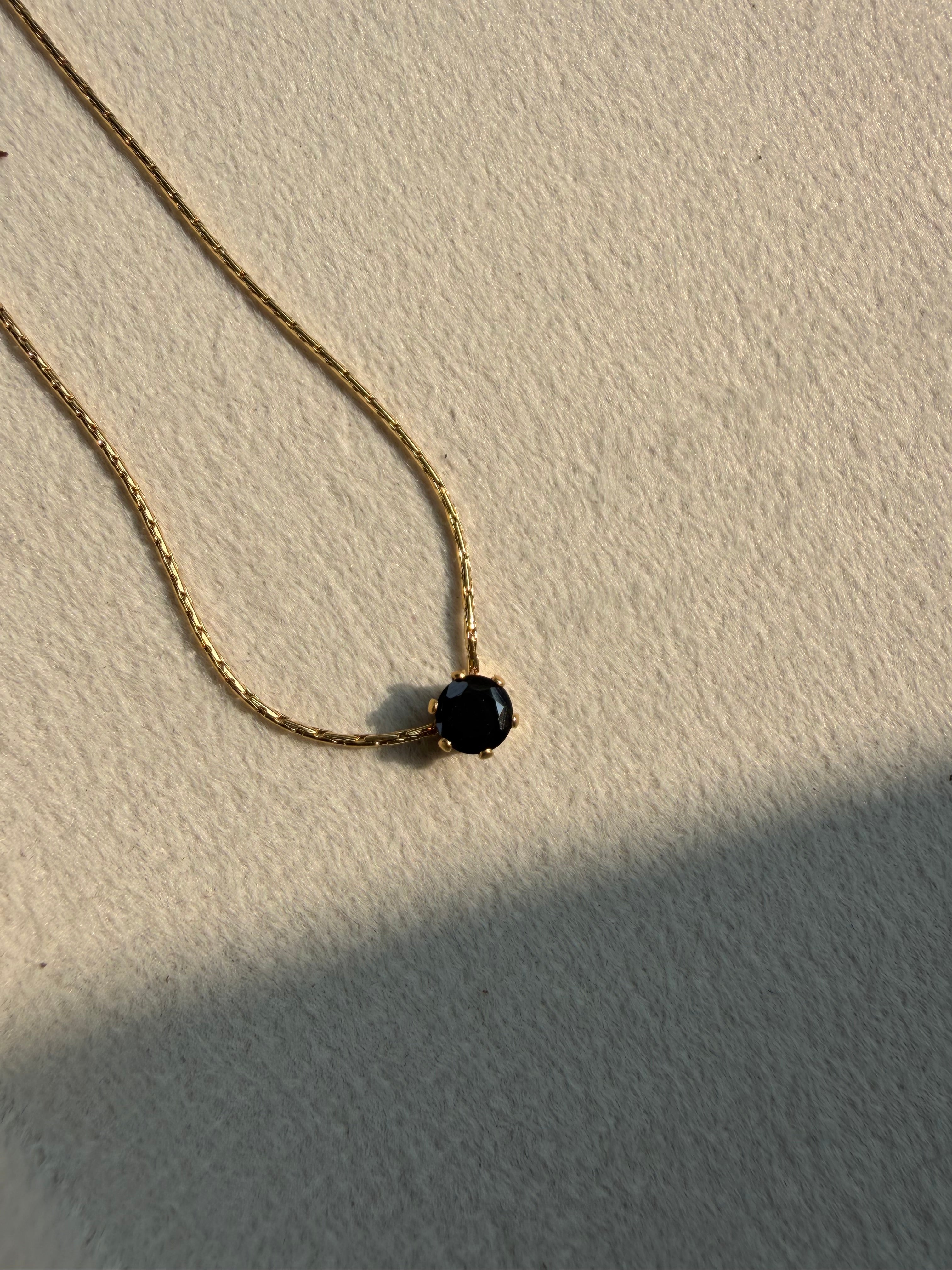 Dainty Black Solitaire Neckchain
