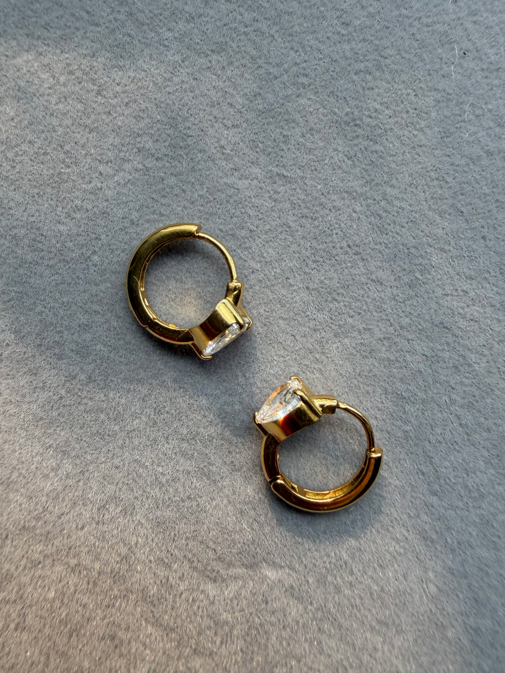 The heart ring earring