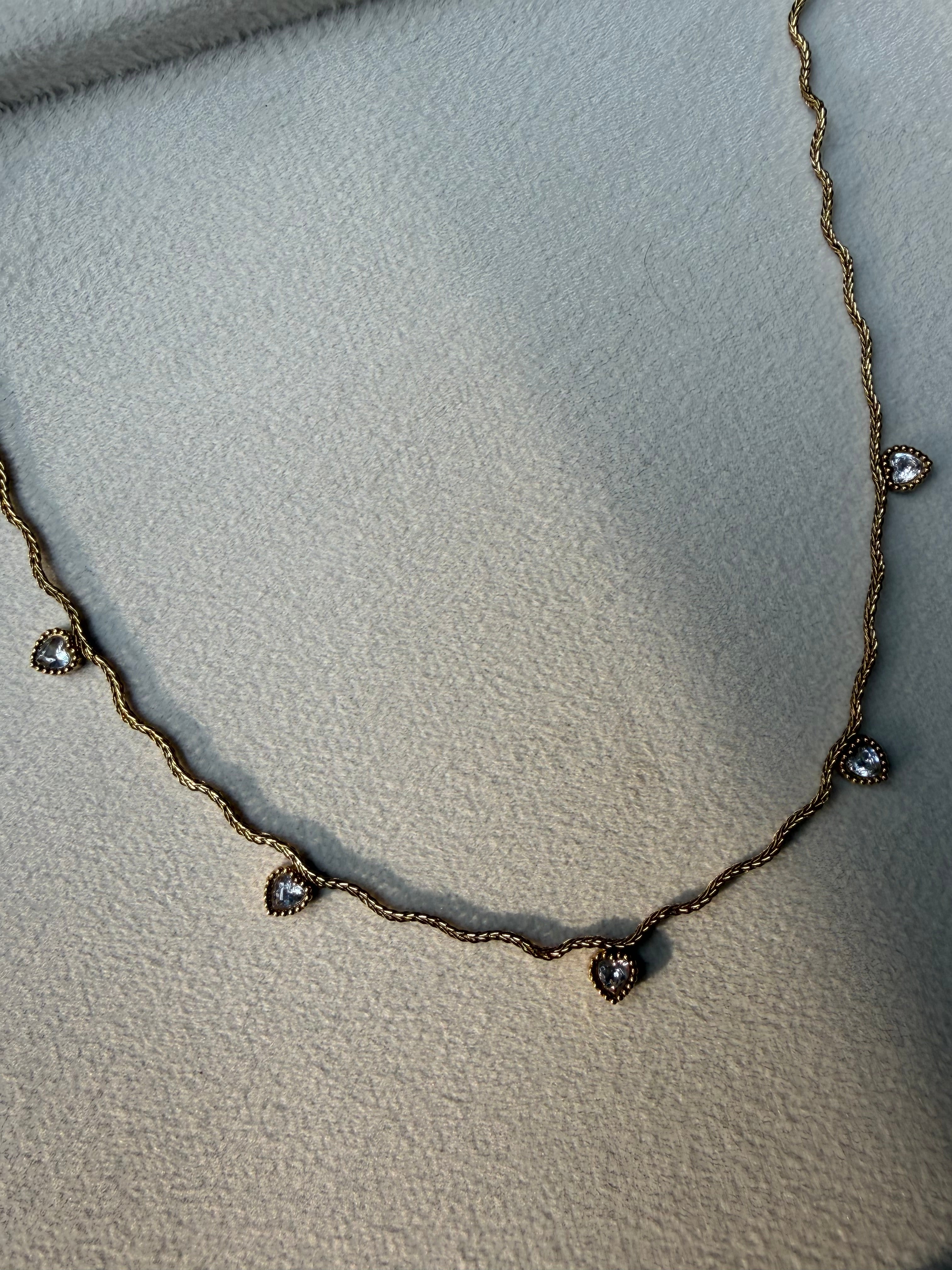Royal heartleaf neck chain