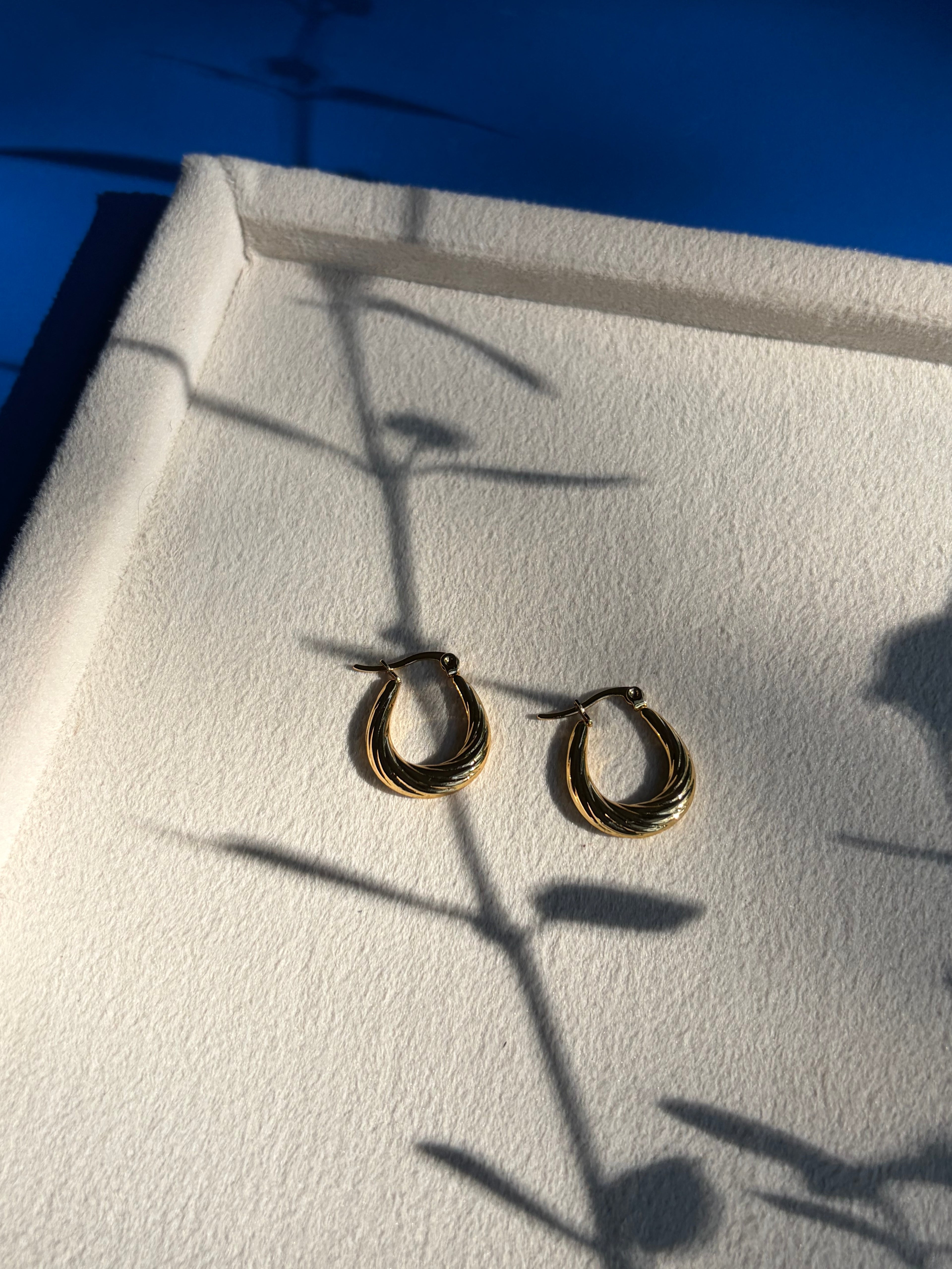 Standed Oval Hoop