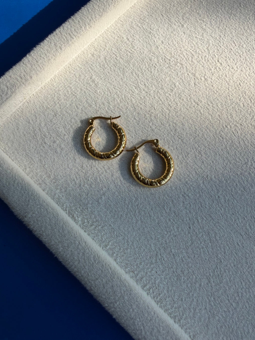 Bossgirl Round Hoops