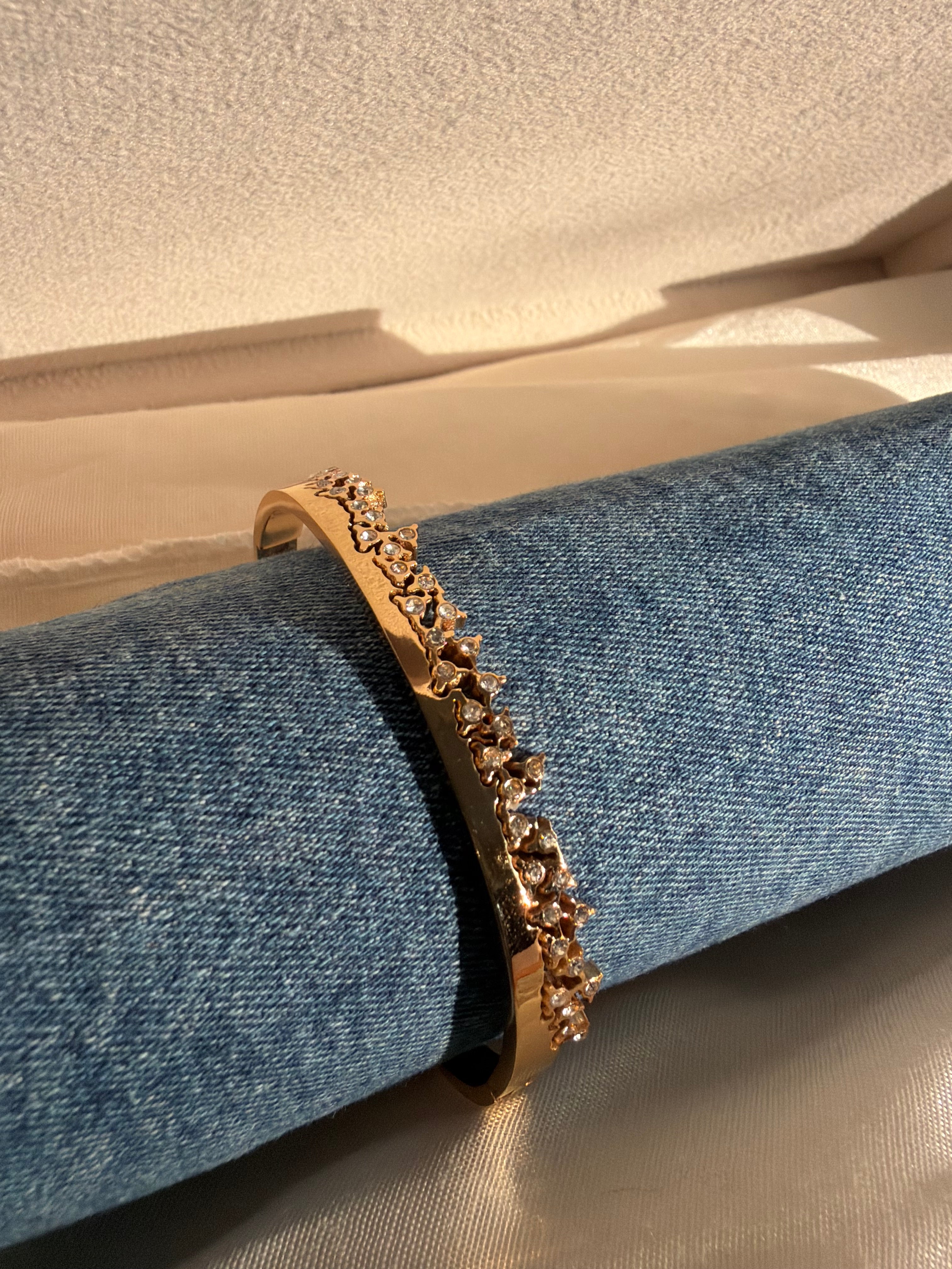 Elite bracelet