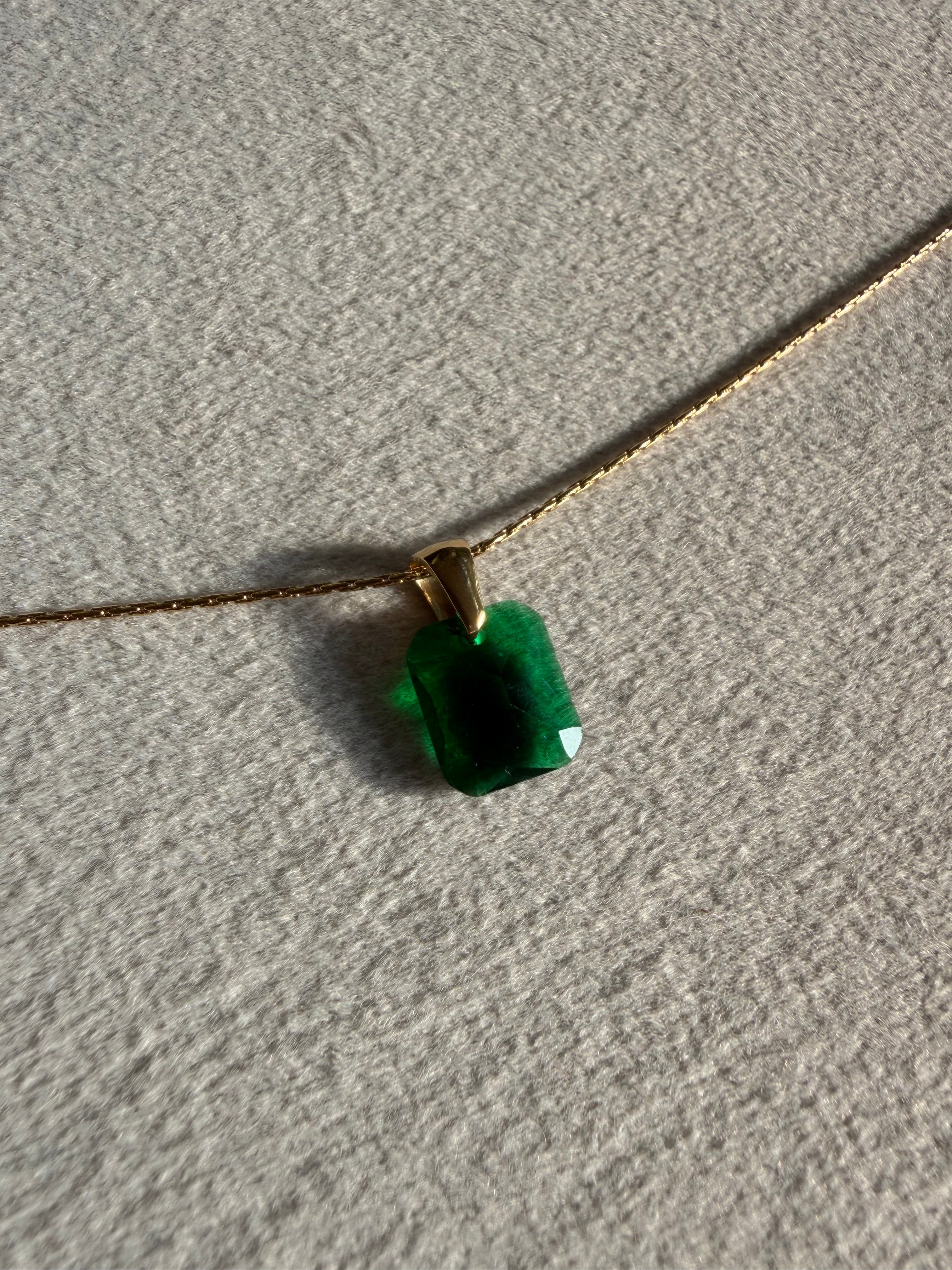 Emerald Green Stone Pendant Neckchain