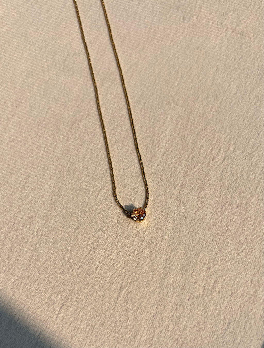 Dainty Golden Solitaire Neckchain