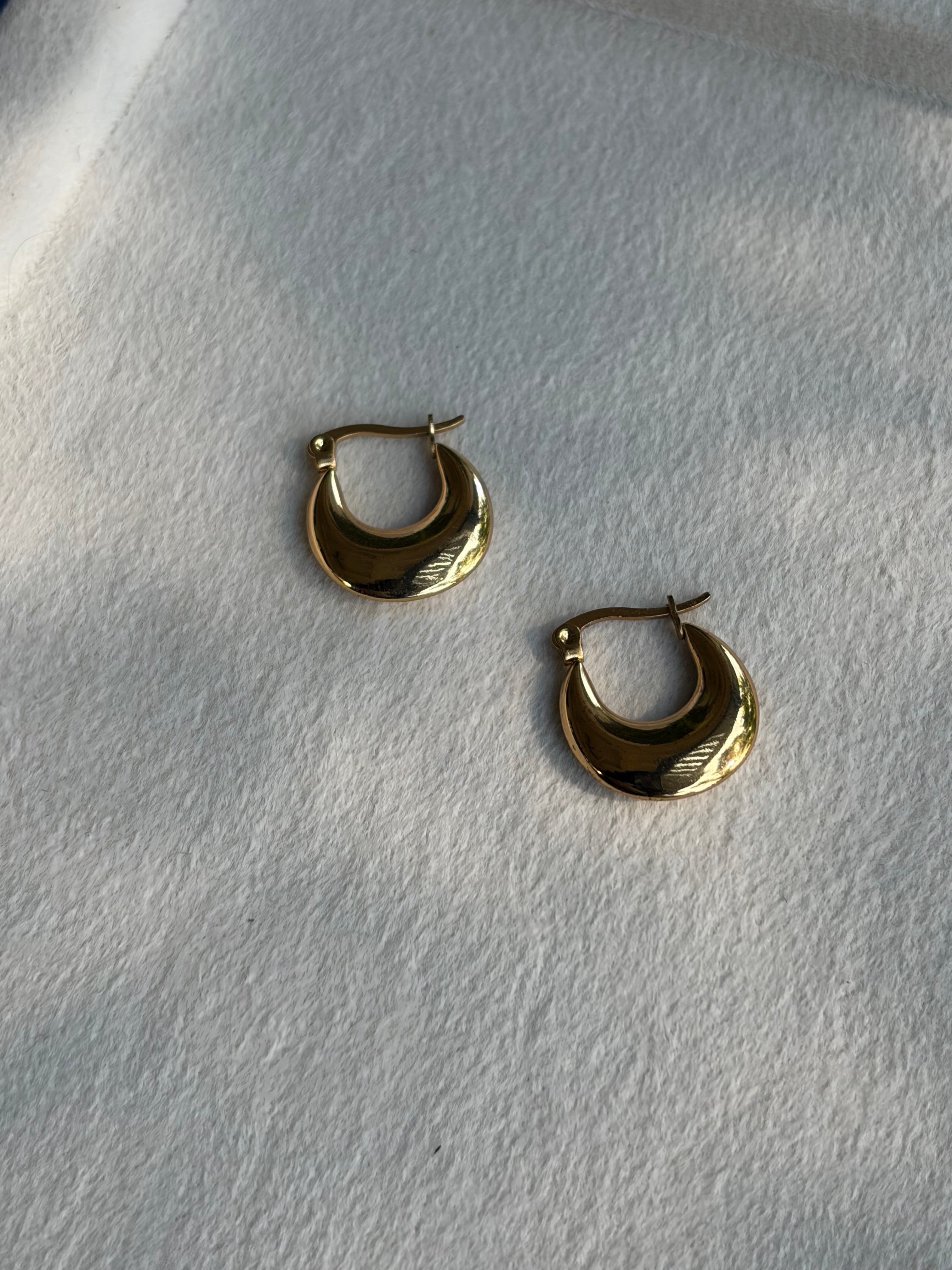 Crescent Hoop