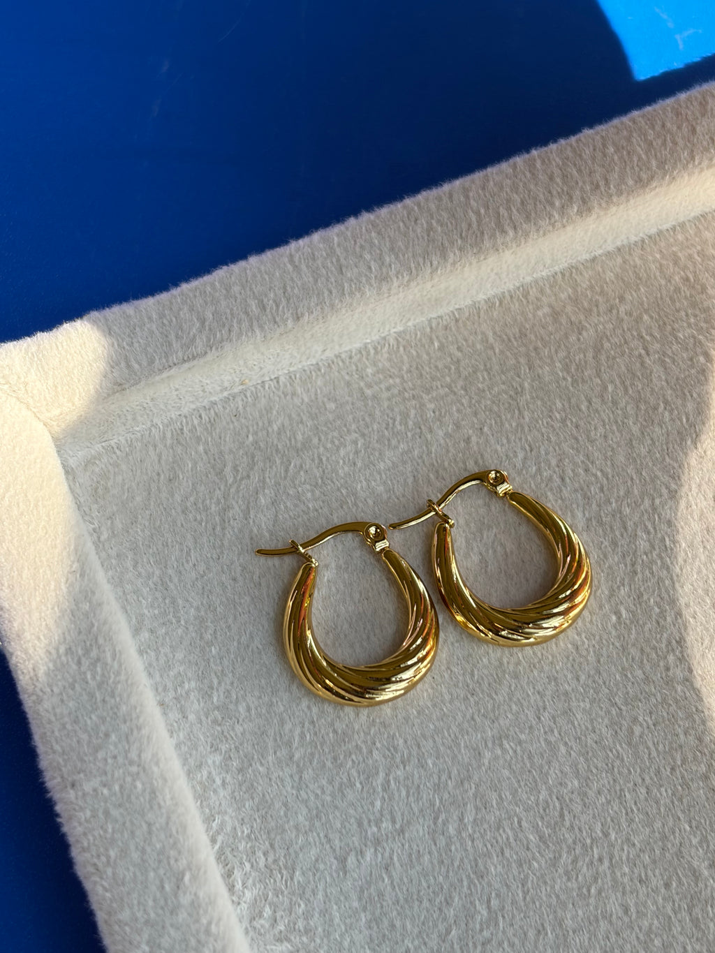 Standed Oval Hoop