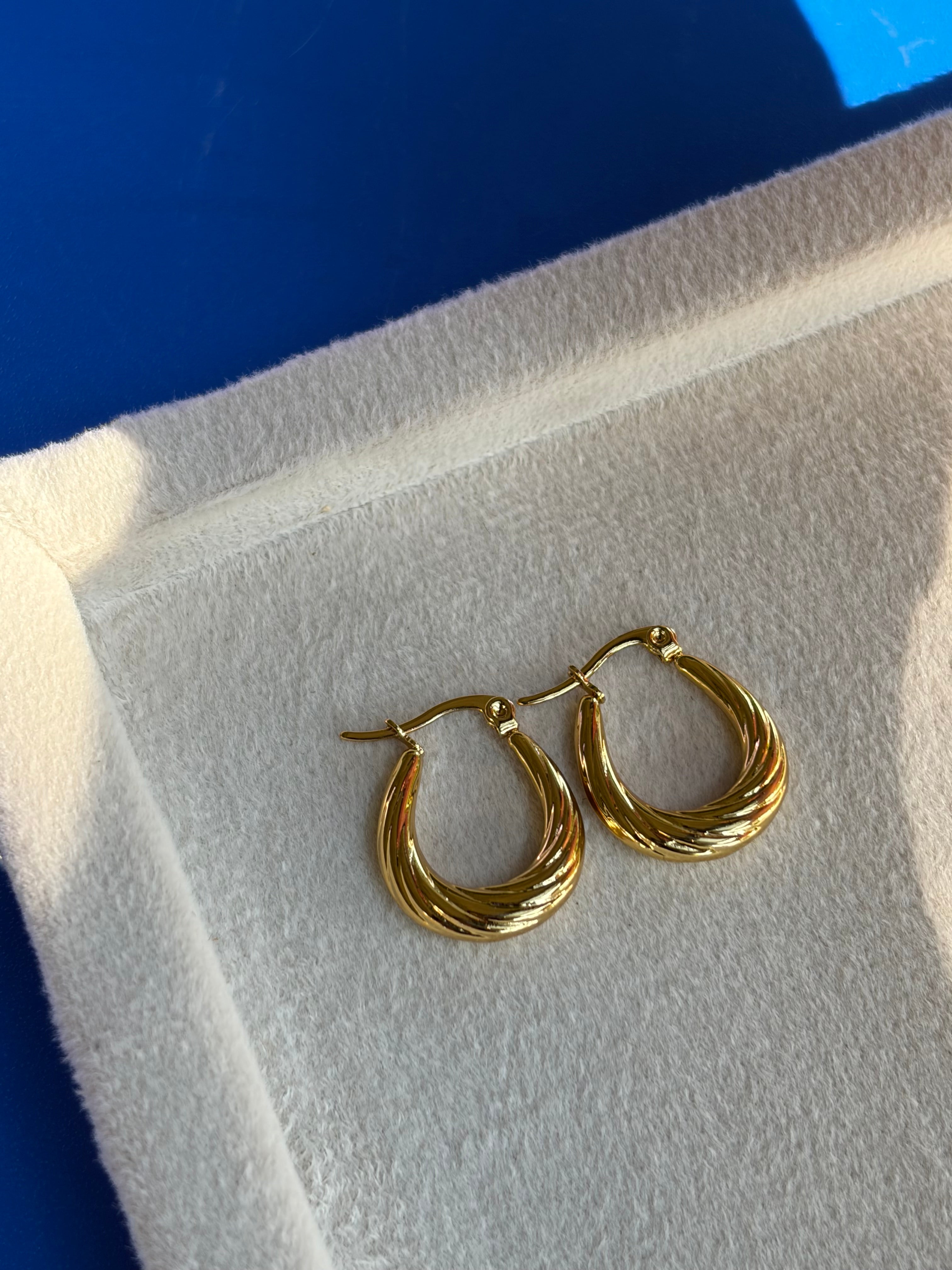 Standed Oval Hoop