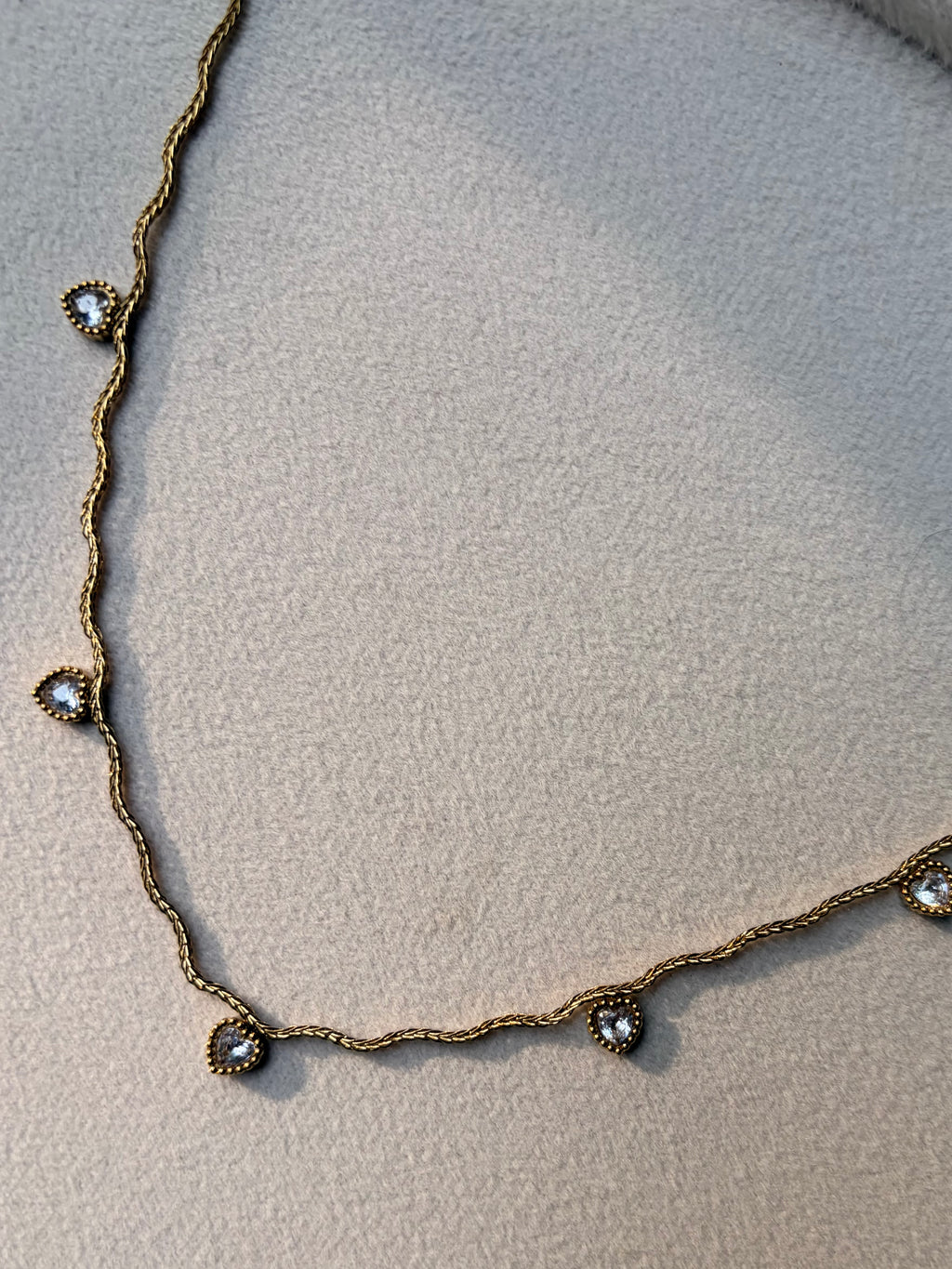 Royal heartleaf neck chain