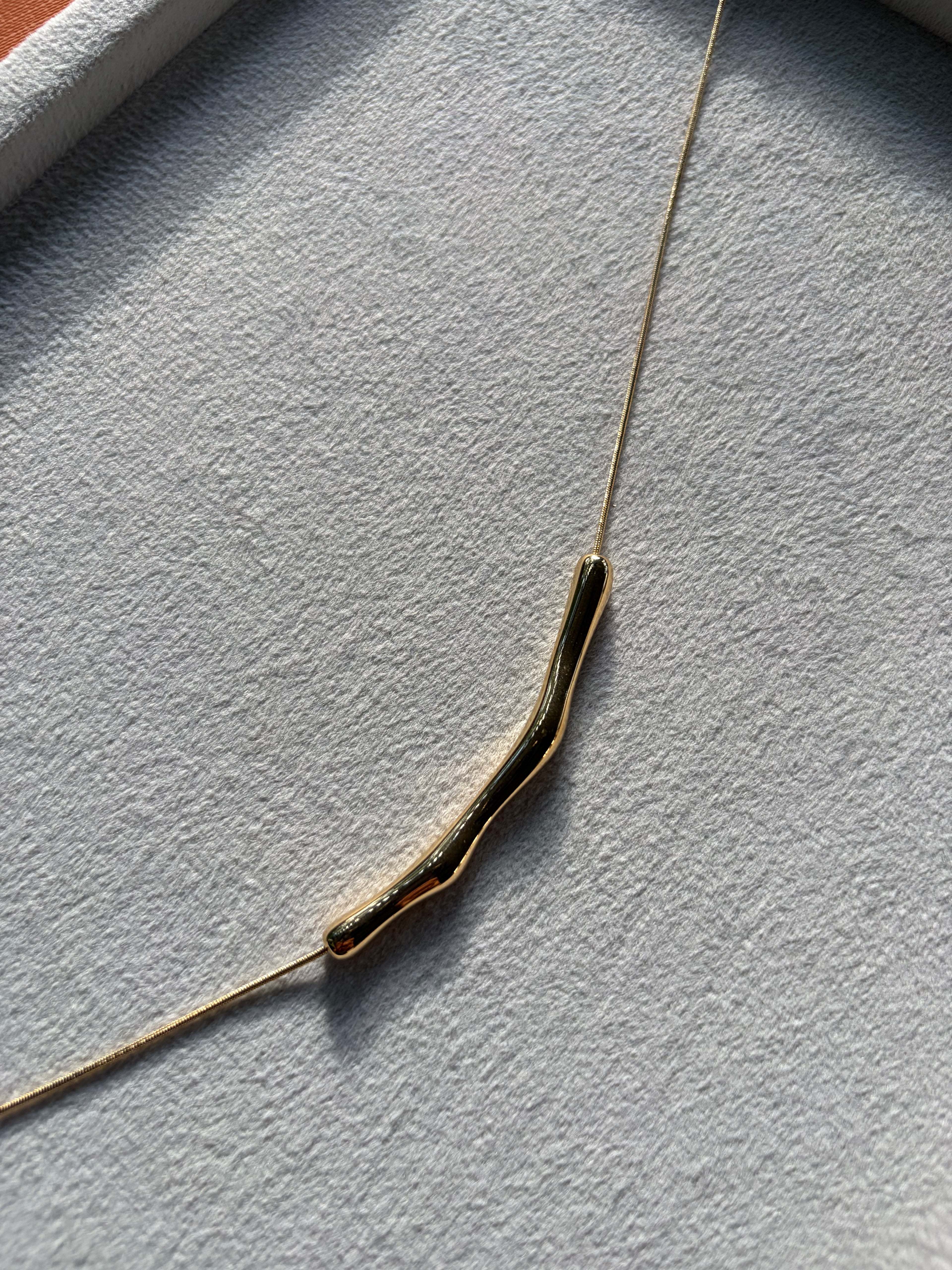 Molten Bar Snake Chain Neckchain