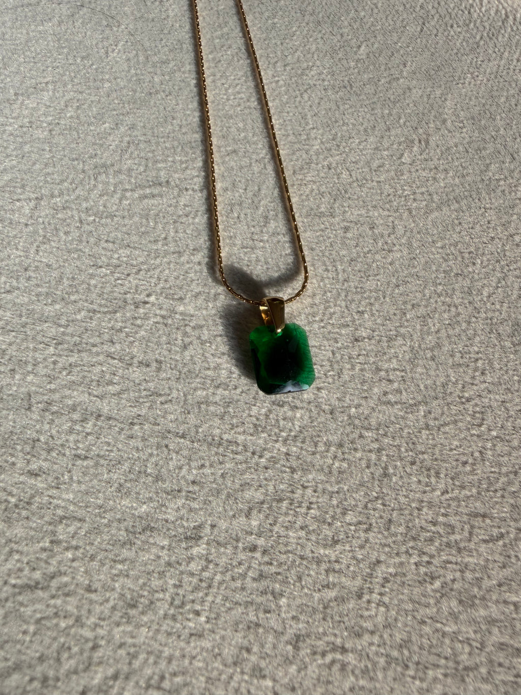 Emerald Green Stone Pendant Neckchain