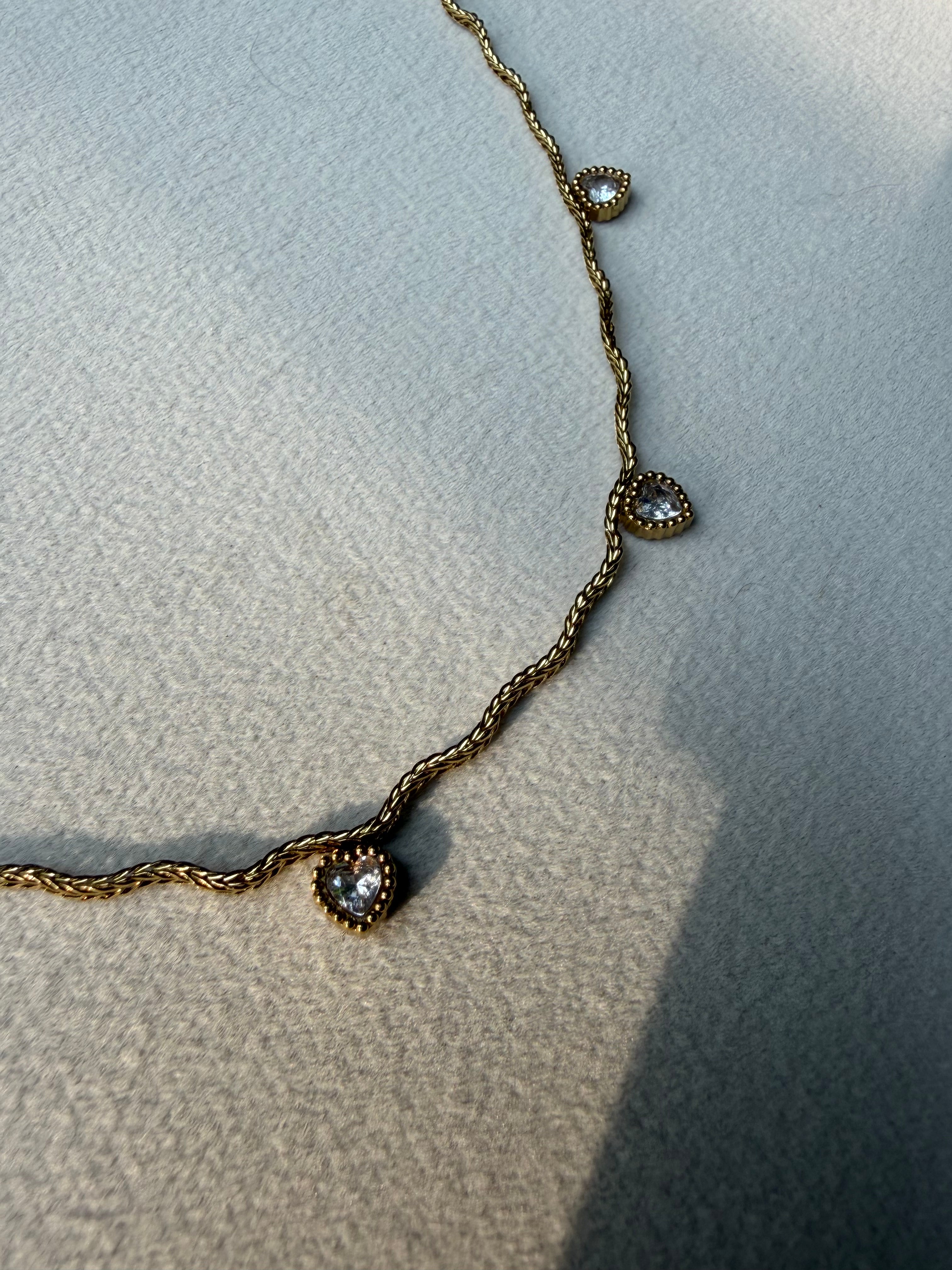 Royal heartleaf neck chain
