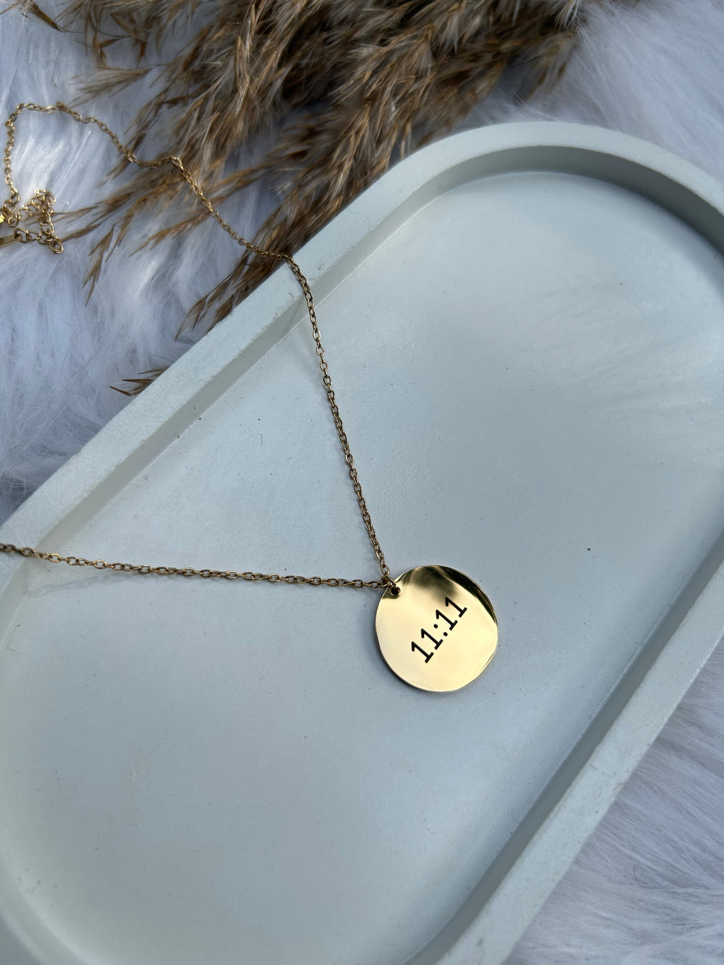 The 11:11 Neckchanin