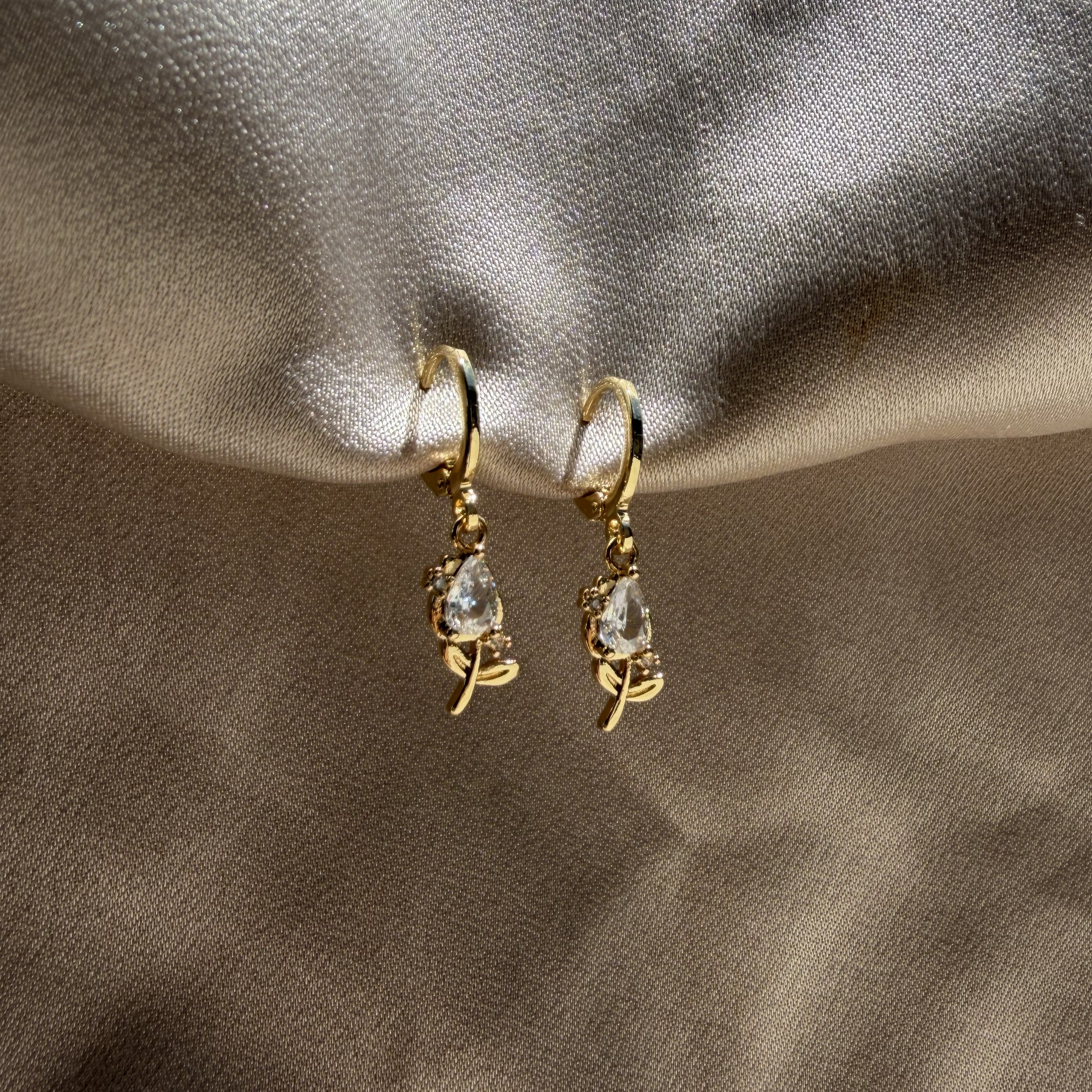 La vie en rose drop earrings