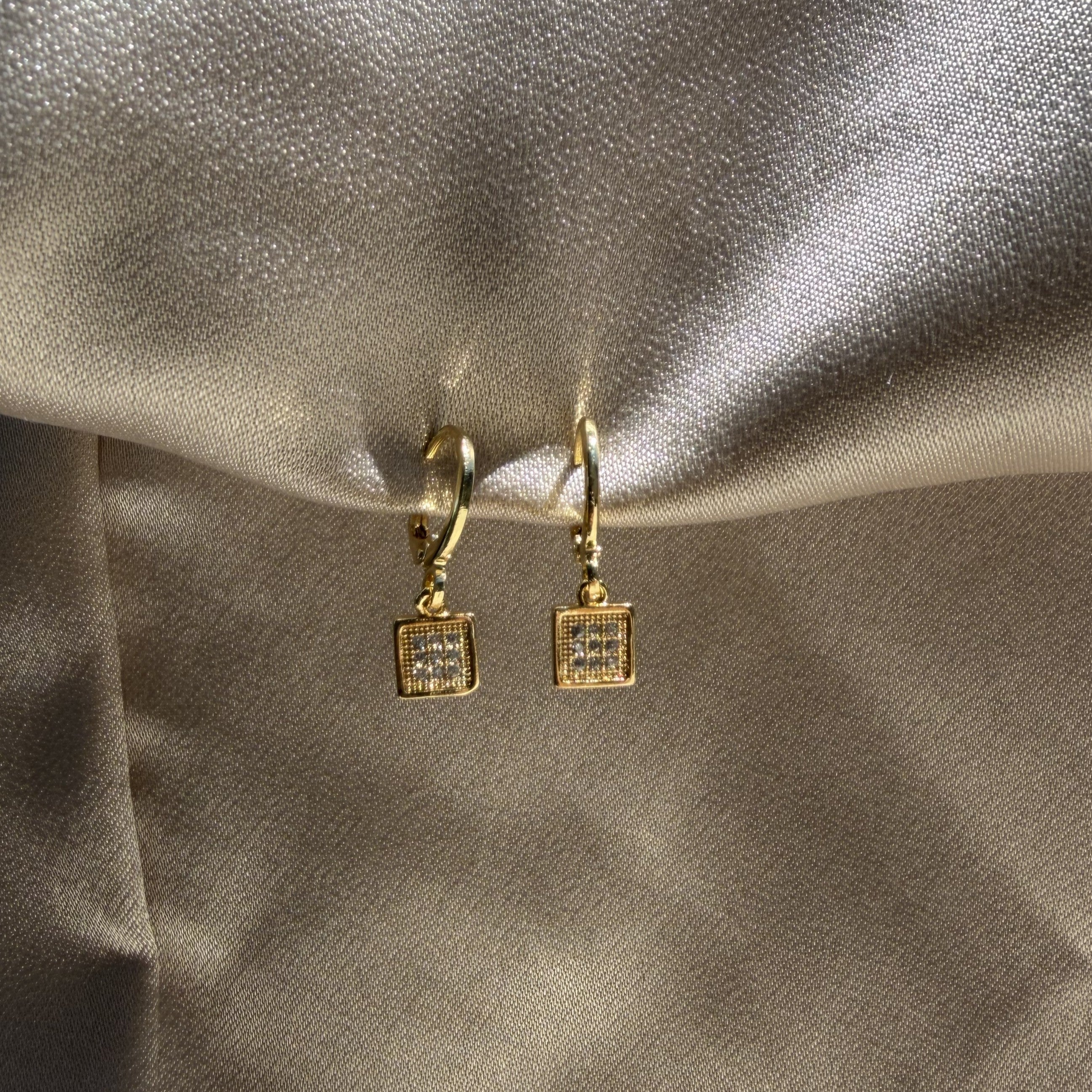 Square stone drop earring