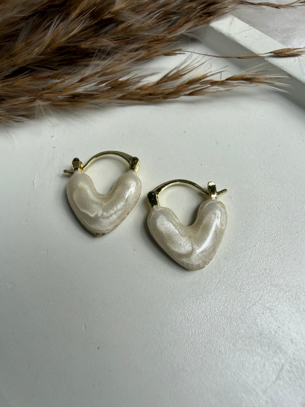 Pretty White Heart Hoop