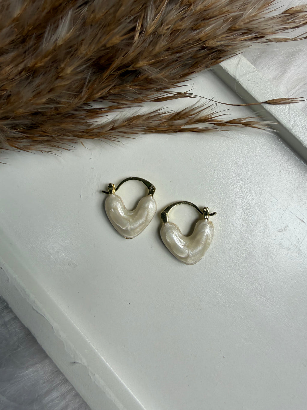 Pretty White Heart Hoop