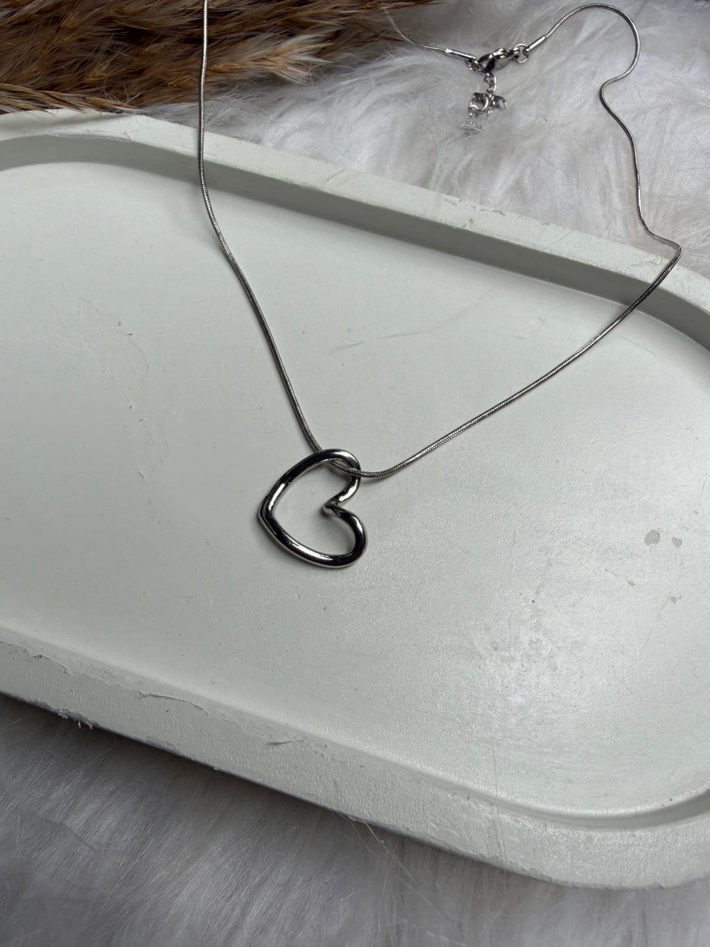 Silver Wire Heart Neckchain