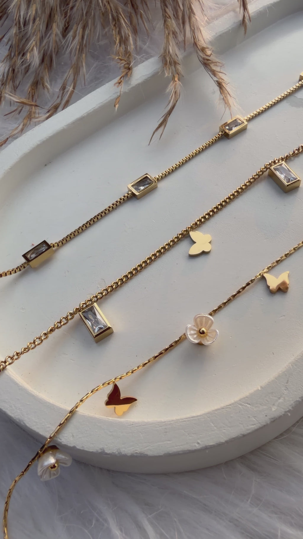 The White Stone  Neckchain